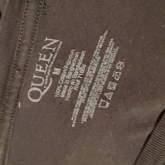 Queen Production Crew Neck T-Shirt - Picture 4 of 4